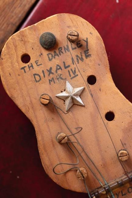 ‘Darnley Dixaline’ banjo brightened weary Australian soldiers