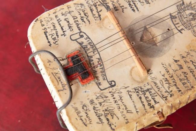 ‘Darnley Dixaline’ banjo brightened weary Australian soldiers