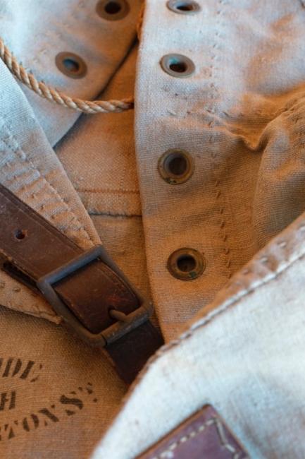 Straitjacket for prisoner restraint