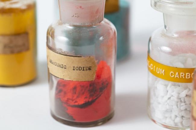 Chemicals for testing gold