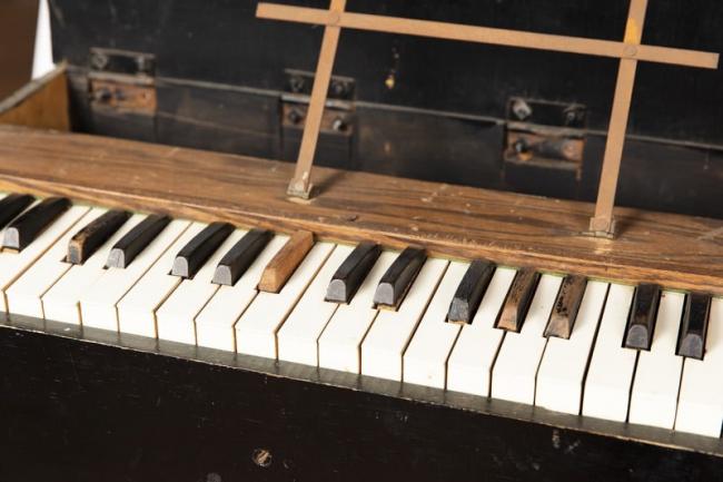 Portable pedal organ