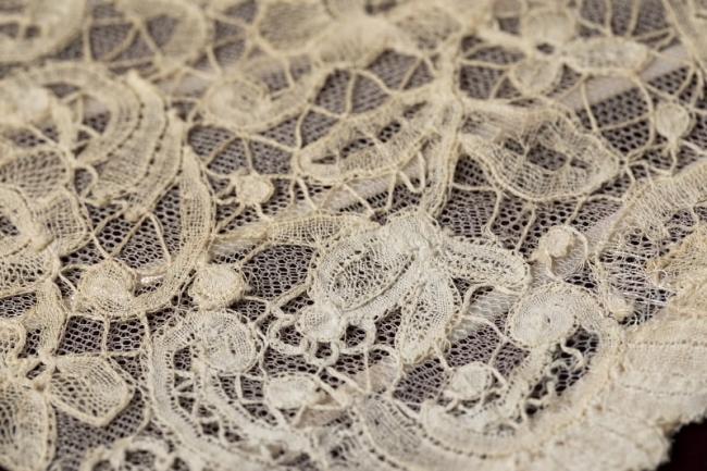 Brussels lace fan
