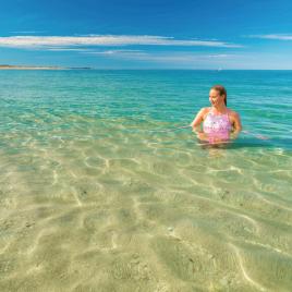 Bundegi Beach